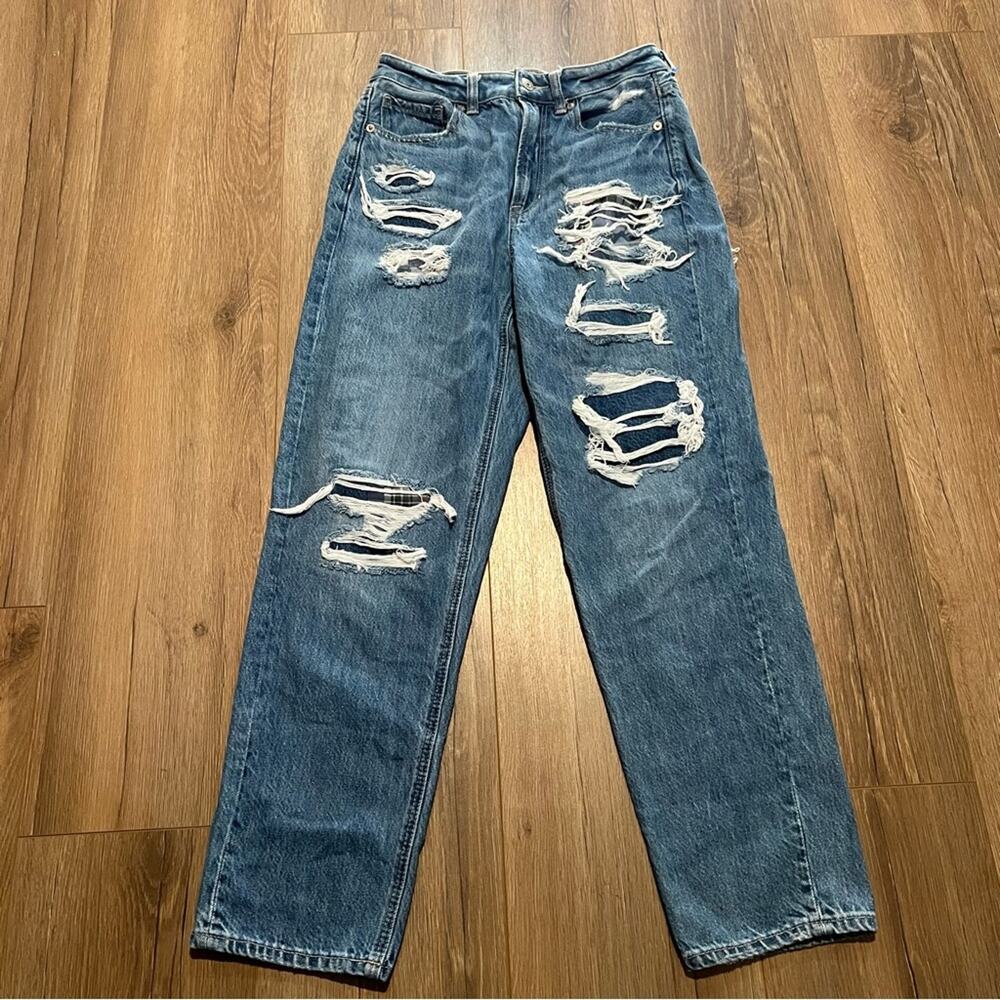 American Eagle Mom Straight Jean Women’s Distressed Plaid Underneath High Rise